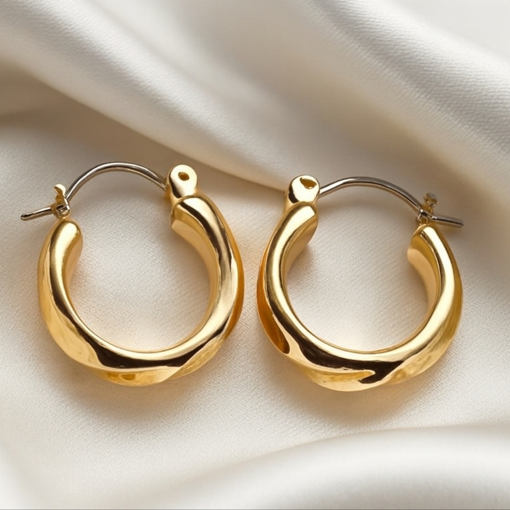 Radiant Twisted Minimalist Gold Hoop Earrings – Elegant Statement Women Jewelry